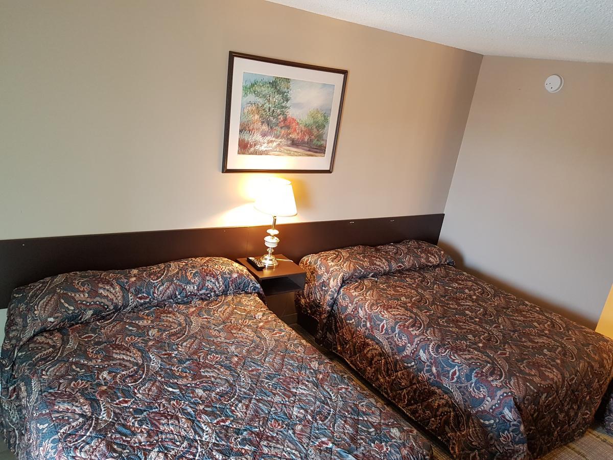 Alaskan Motel Fox Creek Bilik gambar